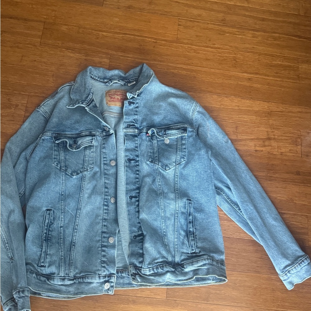 Levi's trucker jacket denim jean jacket